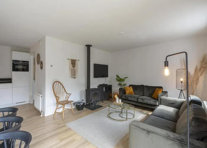 Amazing Viilla Near The Beach